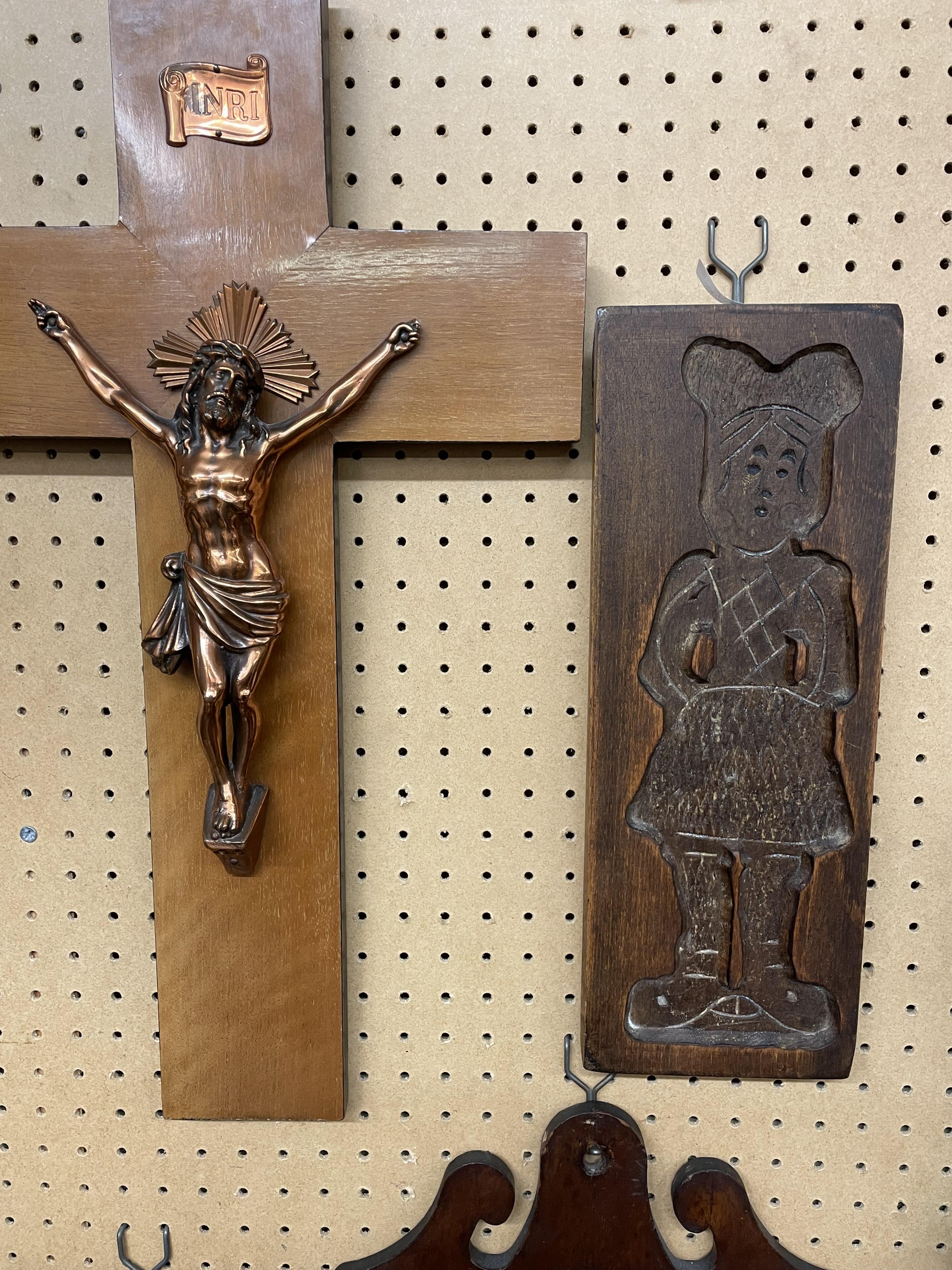 MAHOGANY CANDLE BOX, CRUCIFIX, - Bild 2 aus 4