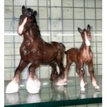 BESWICK GLOSS CLYDESDALE AND A BESWICK GLOSS FOAL