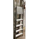 ALUMINIUM FOUR TREAD STEP LADDER