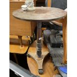 VICTORIAN MAHOGANY CIRCULAR TOPPED TRIPOD TABLE ON TRIFORM BASE WITH SCROLLED FEET 47CM DIAMETER