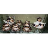 ROYAL ALBERT HEIRLOOM PATTERN TEA SERVICE,