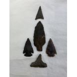 COLLECTION OF FIVE FLINT ARROW HEADS