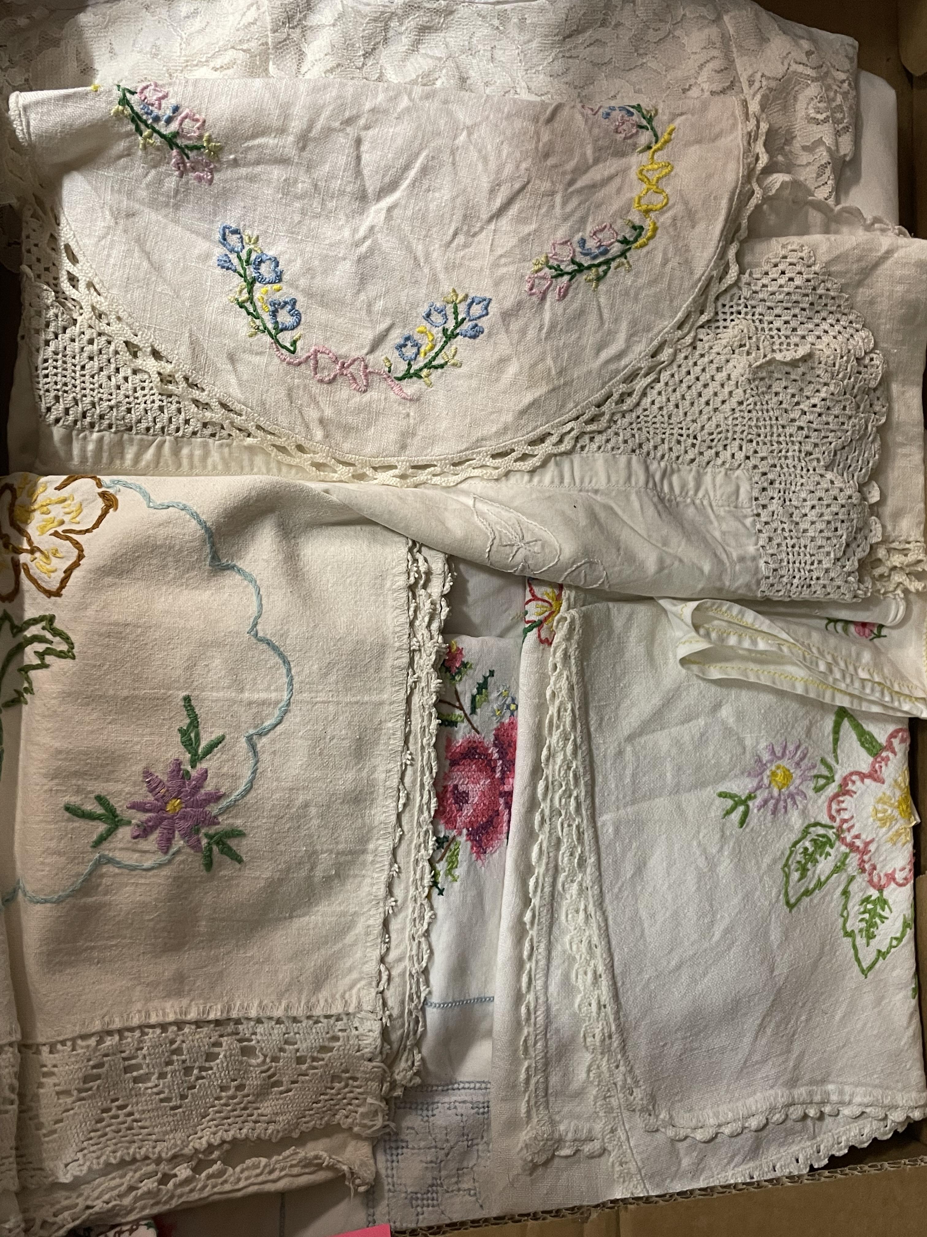 CARTON OF EMBROIDERED LACE AND TABLE LINENS - Image 2 of 2