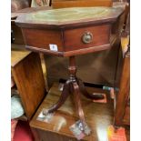 REPRODUCTION MAHOGANY OCTAGONAL GILT TOOLED LEATHER TOPPED PEDESTAL TABLE