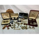 PAPIER MACHE SNUFF BOX, CASED PLATED CUFF LINKS,