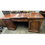 VICTORIAN MAHOGANY INVERTED BREAK FRONT PEDESTAL SIDEBOARD WITH CENTRAL FRIEZE DRAWER FLANKED BY