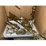SELECTION OF BRASSWARE INCLUDING PART COMPANION SET AND VARIOUS PERFORMING DOLPHIN FIGURES