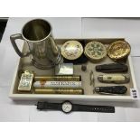 SELECTION OF MISCELLANEOUS ITEMS INCLUDING STRATTON POWDER COMPACT, POCKET KNIVES,