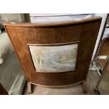 OAK CONVEX PICTURE PANEL FIRE SCREEN AND A PAINTED METALWARE FIRE SCREEN AND A MAGAZINE RACK