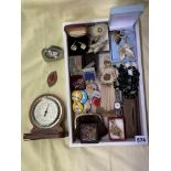 TRAY OF MISCELLANEOUS ITEMS INCLUDING ENAMEL BADGES, SEW ON SCOUT BADGES, BROOCHES, SILVER ANK,