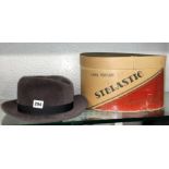 BOXED ENGLISH VELOUR SIZE 6 7/8 HAT