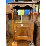 EDWARDIAN WALNUT POT CUPBOARD WITH CHAMBER POT