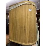 SHAKER STYLE SLATTED LINEN BIN