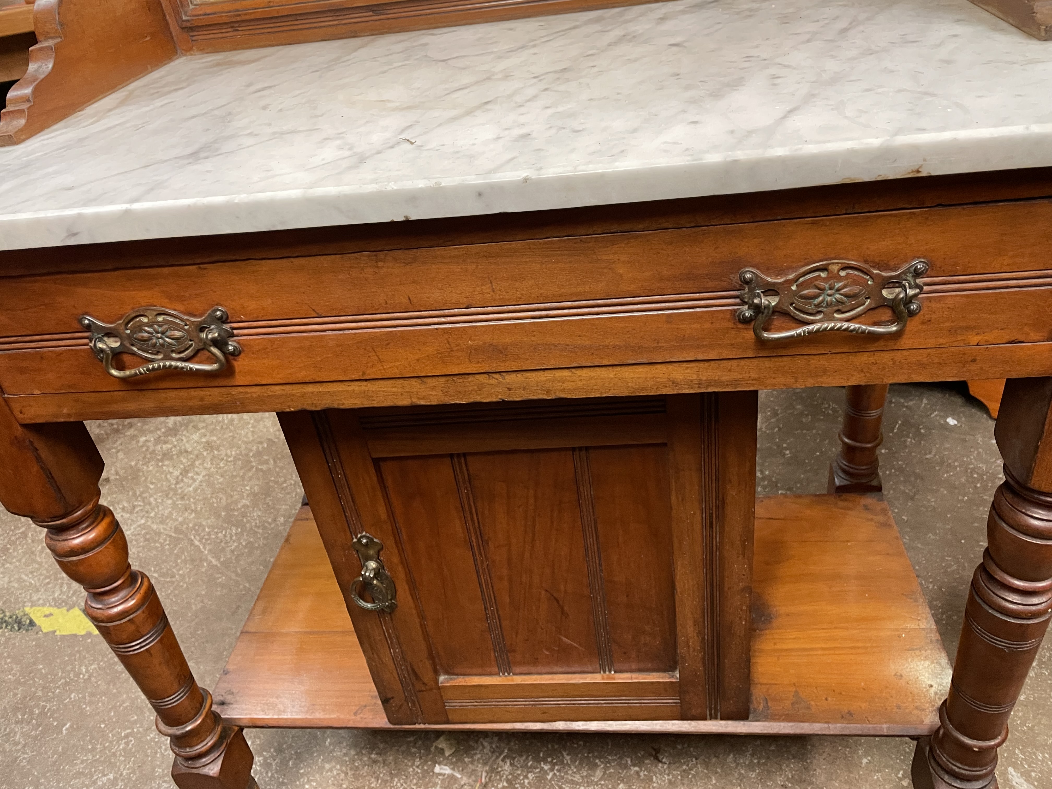 EDWARDIAN SATIN WALNUT TILED GALLERY BACK MARBLE WASH STAND - Image 2 of 3