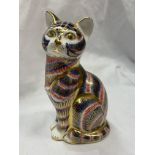 ROYAL CROWN DERBY IMARI SEATED CAT PAPERWEIGHT