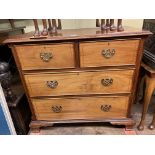 GOOD QUALITY MAHOGANY CHEQUER STRUNG TWO OVER TWO DOOR CHEST OF DRAWERS ON OGEE BRACKET FEET