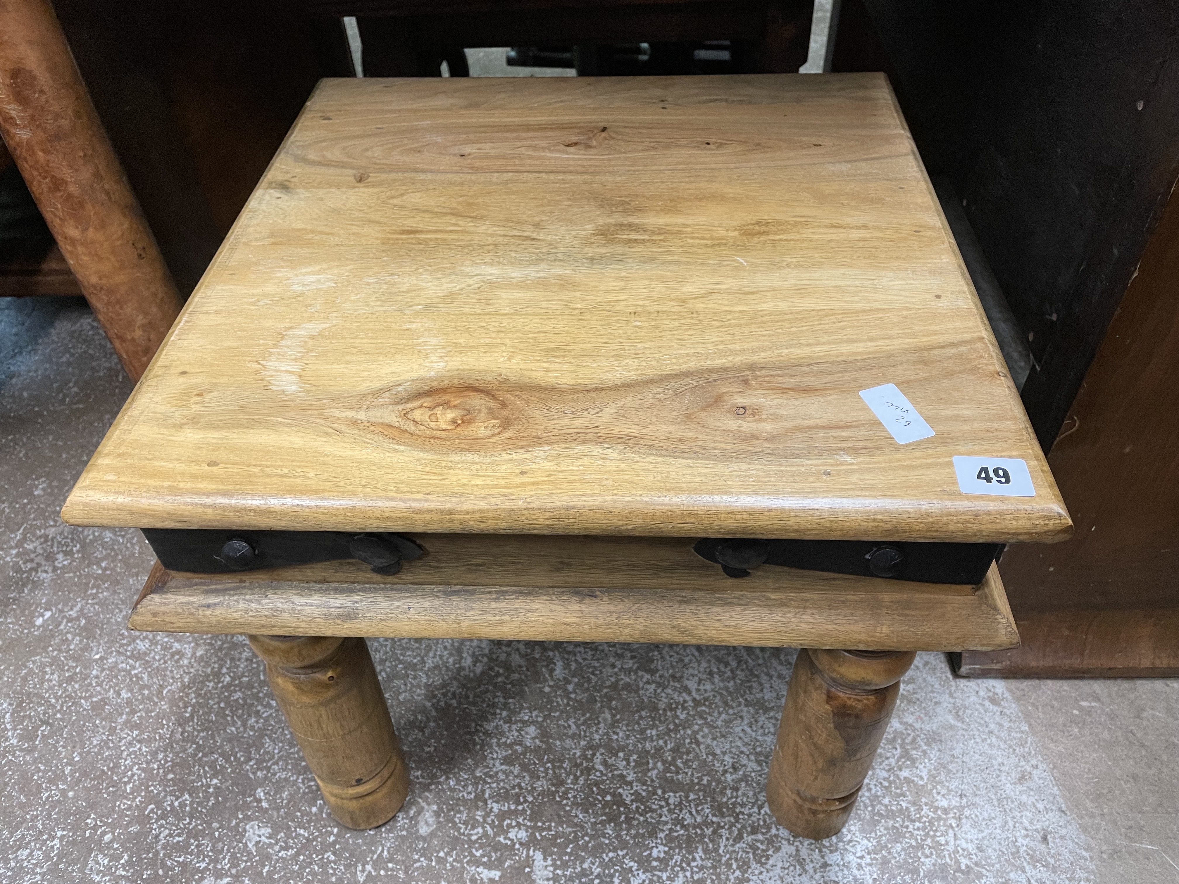 MANGO WOOD LAMP TABLE ON TURNED LEGS