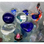 SELECTION OF PAPERWEIGHTS INCLUDING MURANO, BACCARAT,