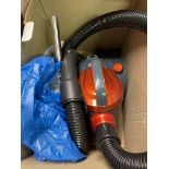 COMPACT BAGLESS CYCLONE VACUUM CLEANER