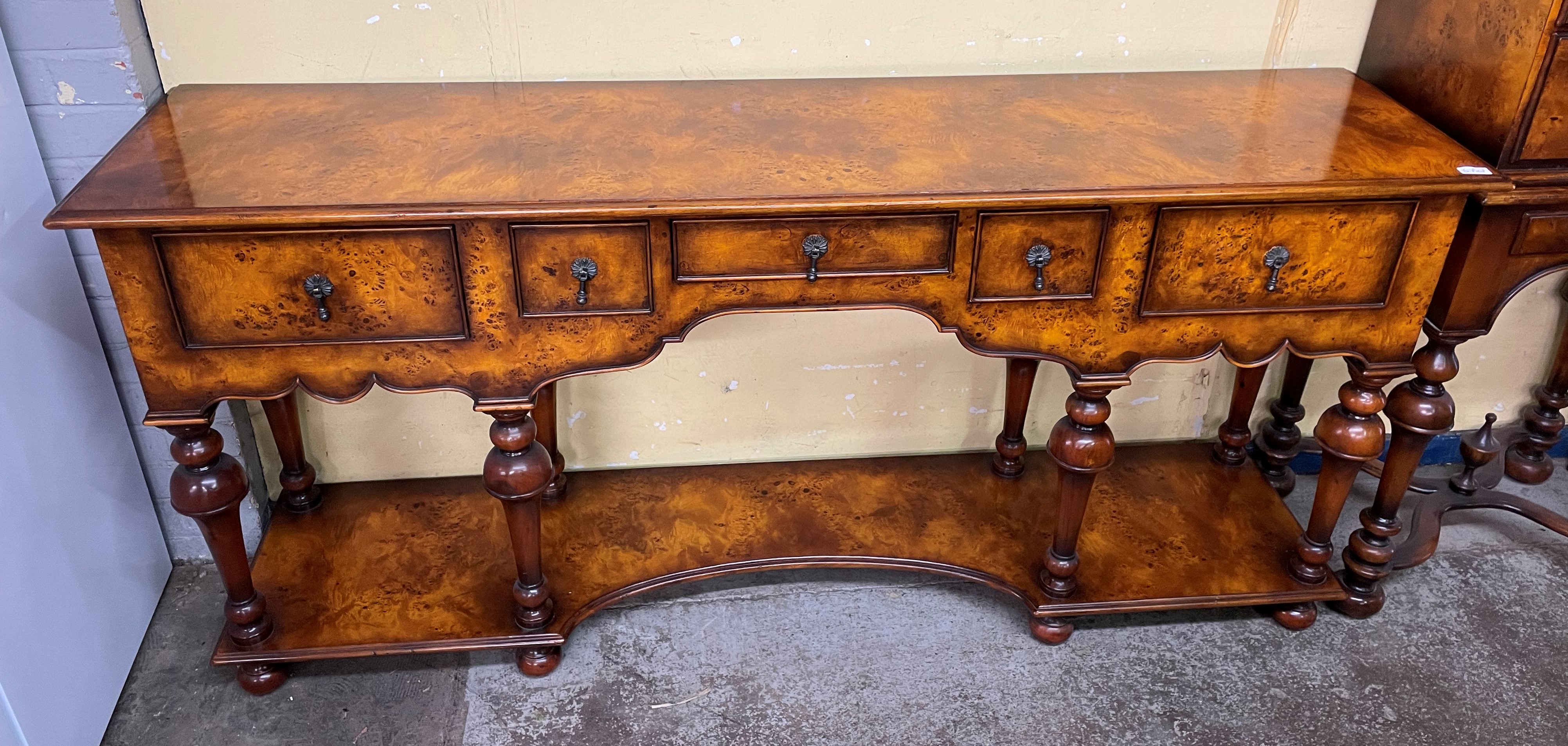 REPRODUCTION BURR WOOD WOOD WILLIAM AND MARY STYLE LONG DRESSER BASE FITTED WITH FRIEZE DRAWERS - Image 2 of 8