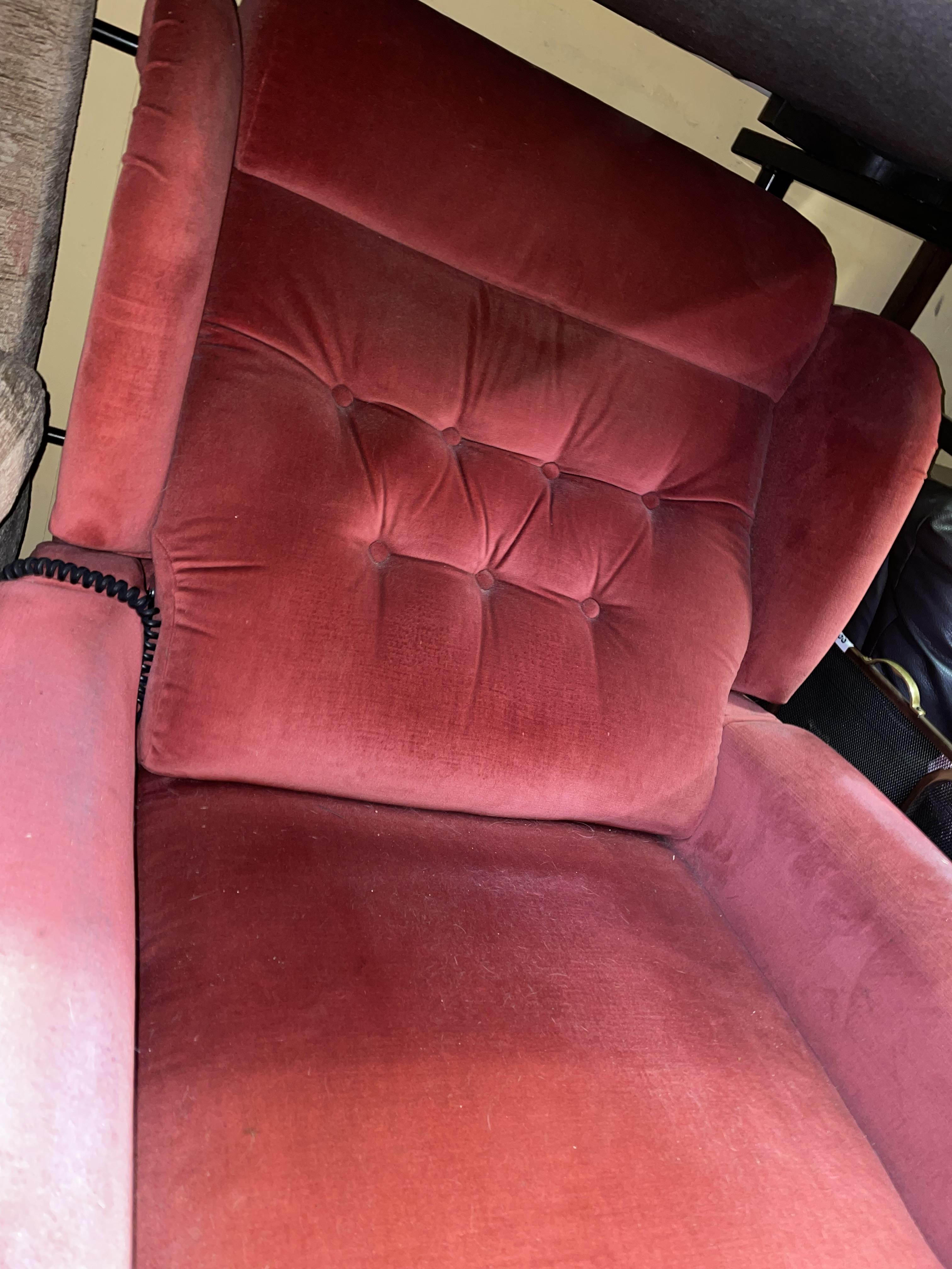 RED BUTTONED UPHOLSTERED ELECTRIC RECLINING ARMCHAIR - Image 2 of 2