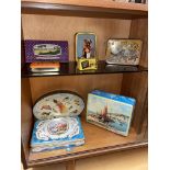 SELECTION OF VINTAGE TINS