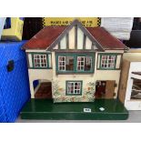 MID 20TH CENTURY TRIANG DOLL'S HOUSE
