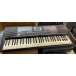 YAMAHA PSR 220 KEYBOARD ON STAND