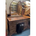 OAK KNEEHOLE DRESSING TABLE