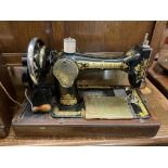 VINTAGE SINGER BLACK ENAMEL MANUAL SEWING MACHINE