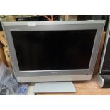 TOSHIBA DIGITAL TV WITH REMOTE CONTROL