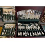 MAHOGANY CASED CANTEEN BOX OF BUTLER OF SHEFFIELD HEIRLOOM COLLECTION CUTLERY FOR EIGHT PLACE