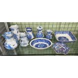 MASONS IRONSTONE BLUE AND WHITE WARE DRAGON AND CHINOISERIE PATTERNED JUGS AND BOWLS