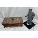 SPELTER FIGURE OF A SHAKESPEARIAN ACTOR AND A FRET CARVED BOX