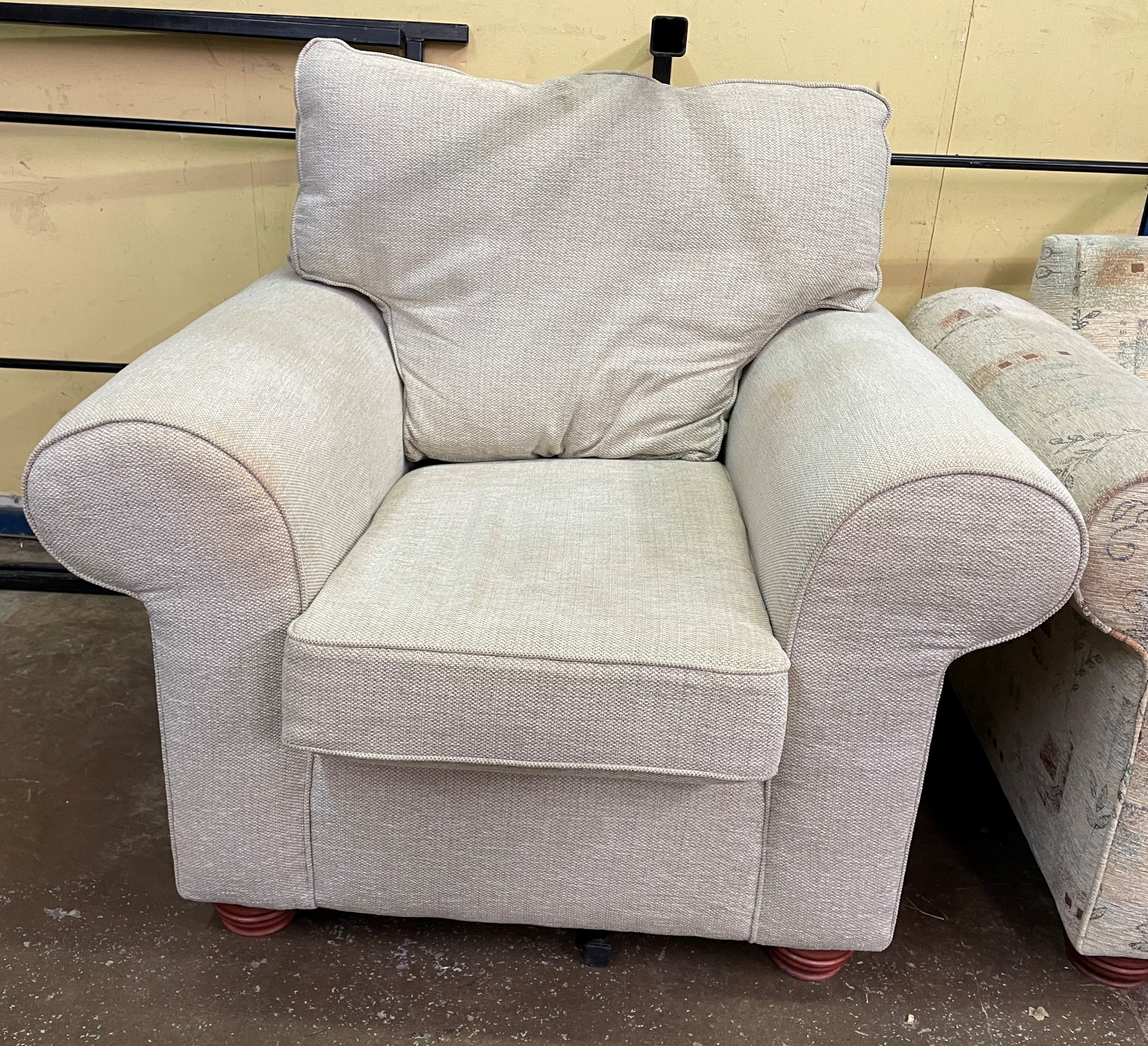 OATMEAL FABRIC ARMCHAIR