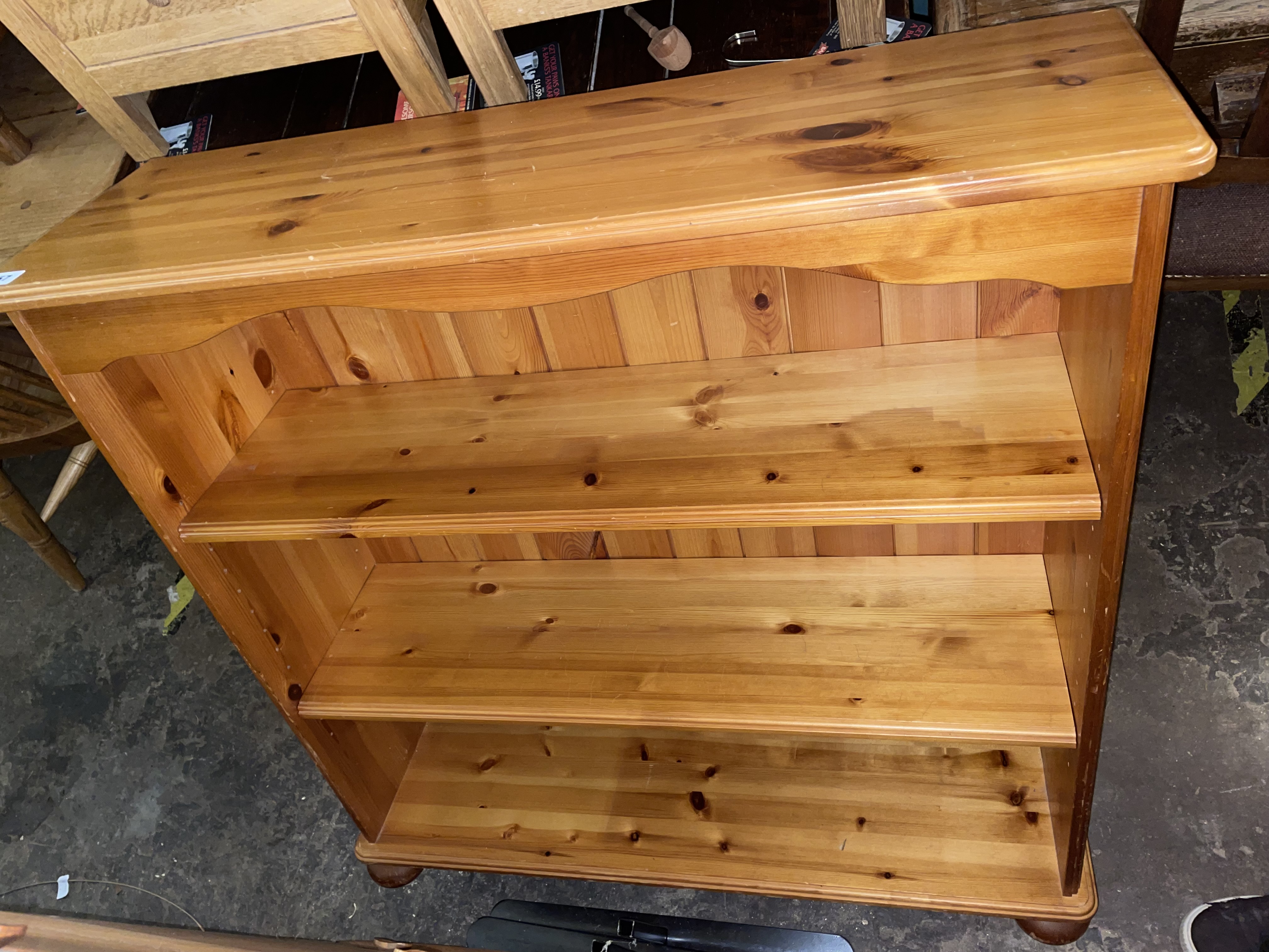 PINE DWARF BOOKCASE