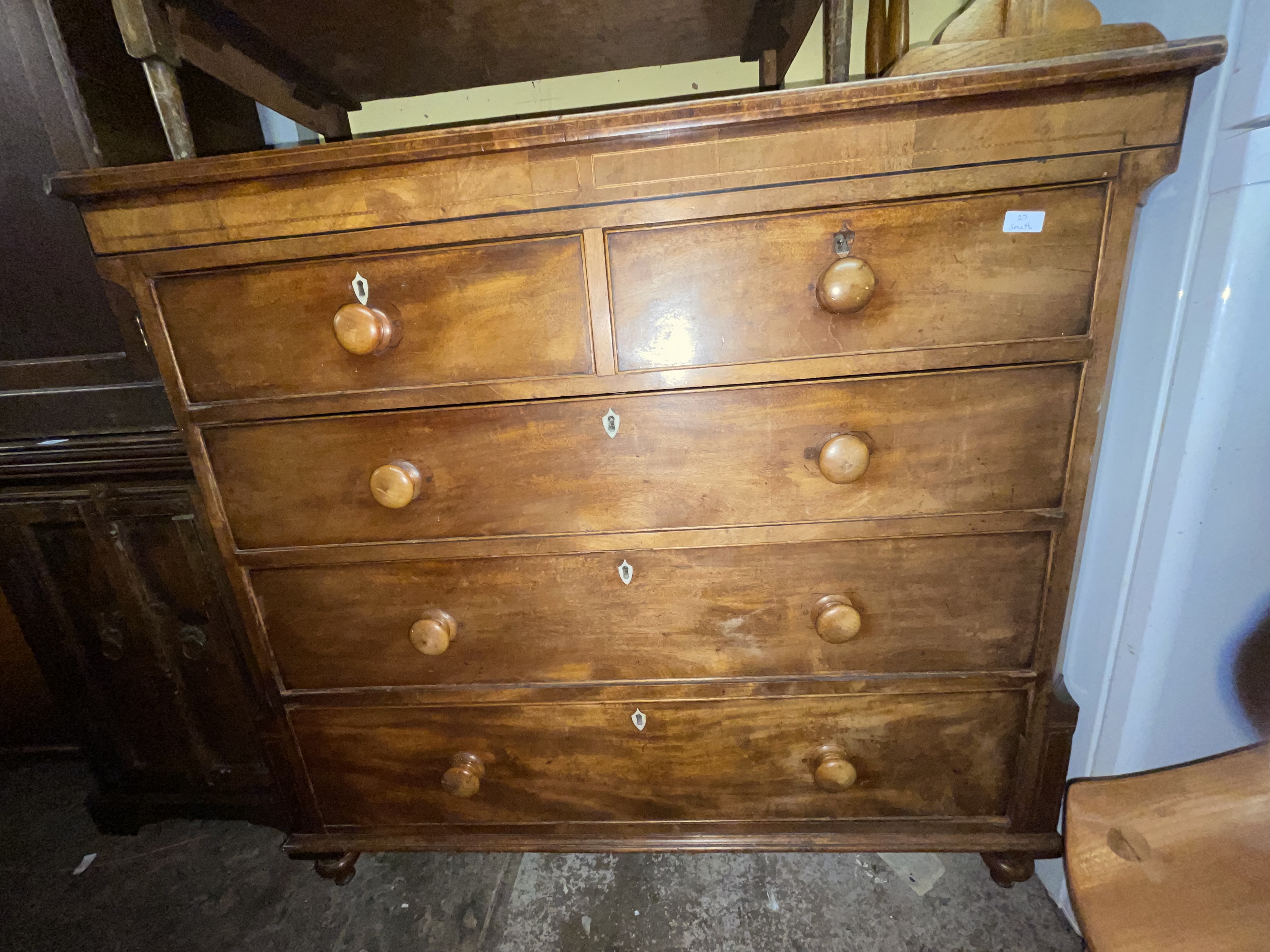 EARLY 19TH CENTURY MAHOGANY CHEQUER STRUNG AND LINE INLAID CHEST OF TWO OVER THREE DRAWERS 119CM