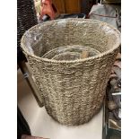 NATURAL SEAGRASS SET OF BASKETS WITH DETACHABLE LEGS