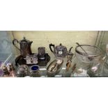 SHELF OF ELECTROPLATED SALAD BOWL, BACHELOR TEAPOT, CONDIMENTS AND CRUETS,