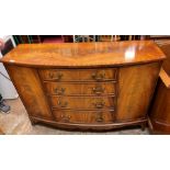 REPRODUCTION MAHOGANY CROSS BANDED BOW FRONTED SIDE CABINET ON SPLAY BRACKET FEET
