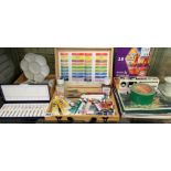 SHELF OF ARTIST RELATED MATERIALS INCLUDING PAINTS,
