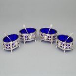 Set of Four French Silver Oval Salt Cellars with Spoons, Hènin & Cie., Paris, early 20th century, le