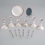 Group of Canadian, American and Japanese Silver, 20th century, frame height 4.4 in — 11.2 cm (14 Pie