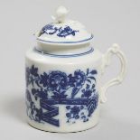 Caughley Fence Pattern Mustard Pot, c.1775-80, height 3.9 in — 9.8 cm