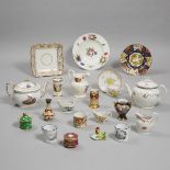 Group of English Porcelain, 18th/19th century, larger teapot height 7 in — 17.8 cm (21 Pieces)