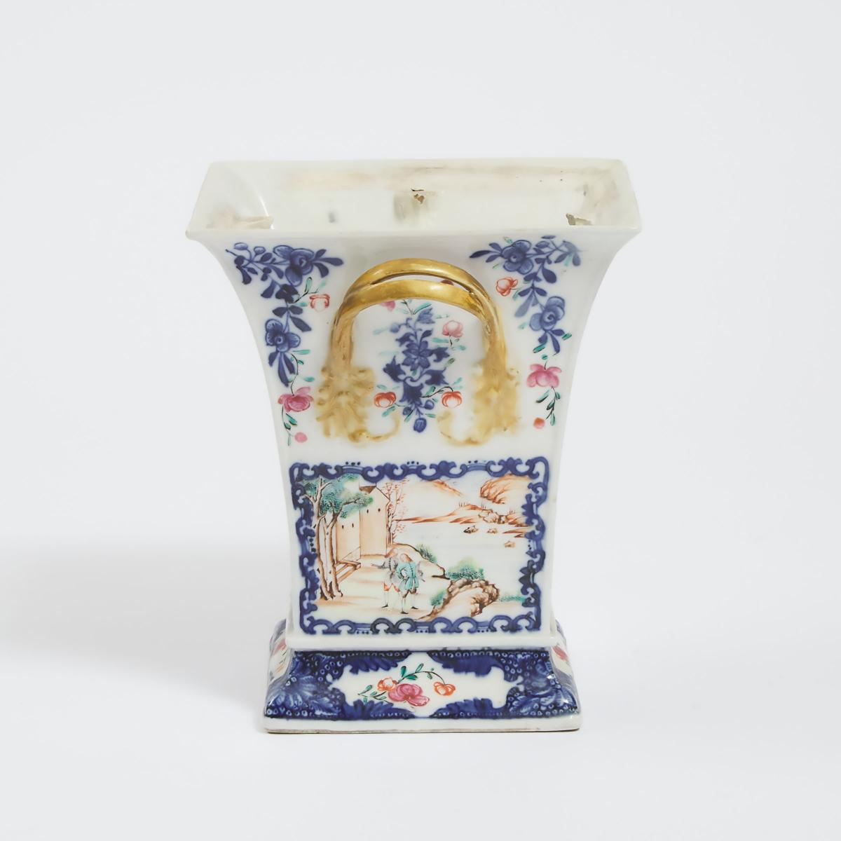 A Chinese Export Blue and White Famille Rose Bough Pot, Late 18th Century, 十八世纪 乾隆外销粉彩人物纹花插, height - Image 3 of 4