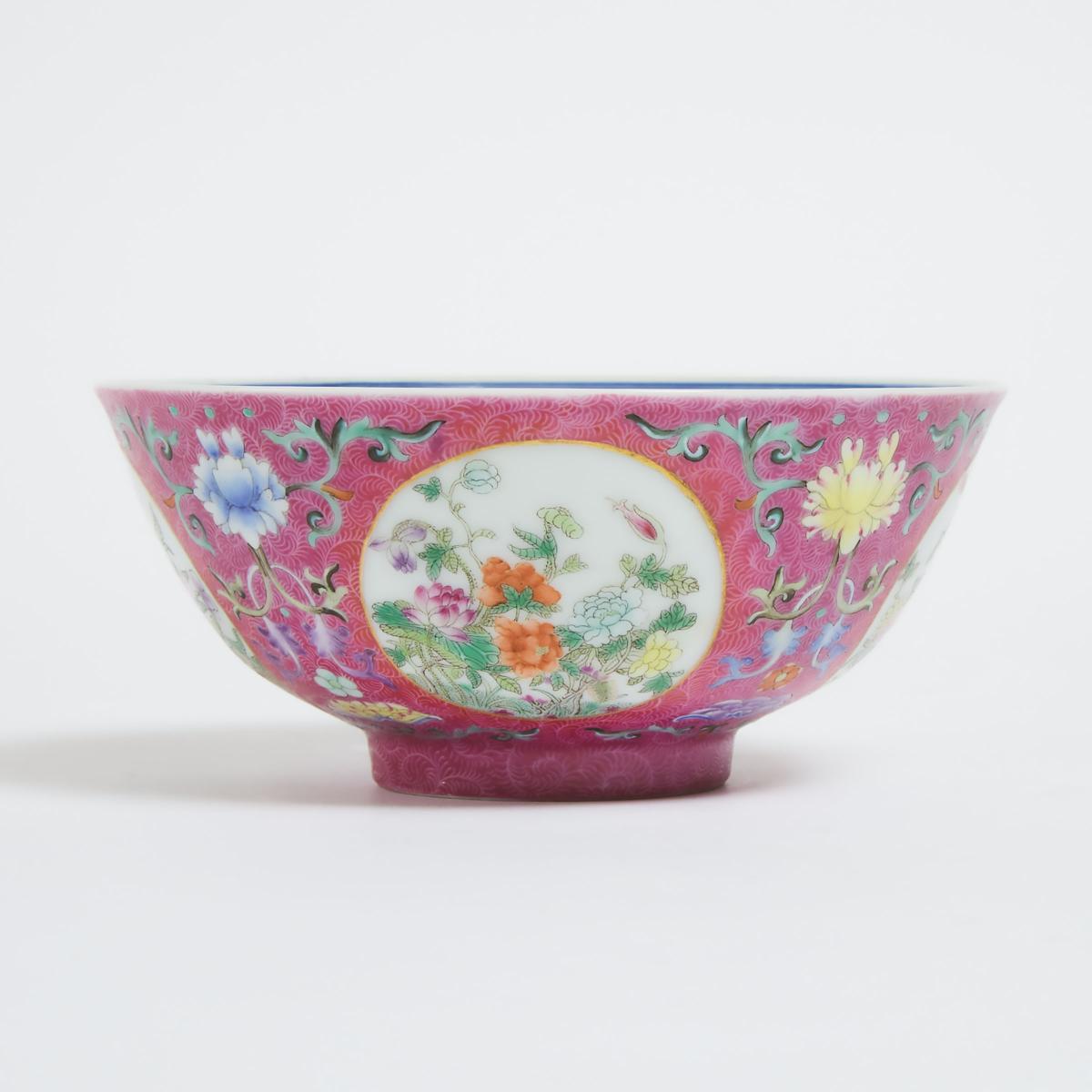 A Famille Rose Sgraffito Ruby-Ground 'Medallion' Bowl, Daoguang Mark, 清 道光款 胭脂红地轧道粉彩开光花鸟图碗, diameter - Image 4 of 7