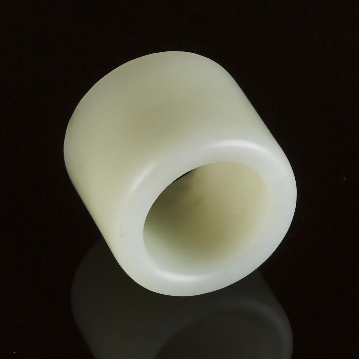 A White Jade Archer's Ring, Late Qing Dynasty, 19th/20th Century, 晚清 白玉扳指, diameter 1.3 in — 3.2 cm - Image 2 of 2
