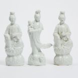 A Group of Three Blanc de Chine Figures, Mid 20th Century, 建国初期 德化白瓷观音一组三件, tallest height 11.6 in —