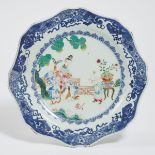 A Chinese Export Blue and White Famille Rose Plate, Late 18th Century, 十八世纪晚期 乾隆外销青花粉彩人物图盘, diameter